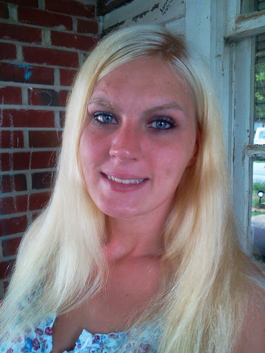 Sara Wilson Photo 11