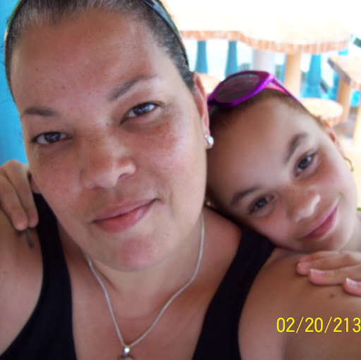 Dee Torres Photo 8