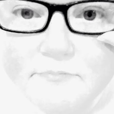 Kelli Pendleton Photo 13