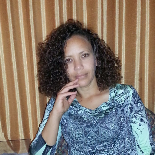 Michele Fernandez Photo 21