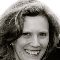 Claire Robbins Photo 10