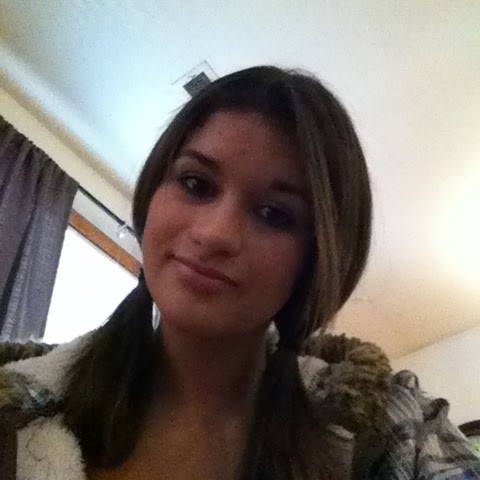 Julia Barlow Photo 12