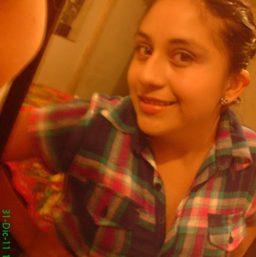 Linda Santos Photo 21