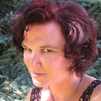 Stephanie Devine Photo 13