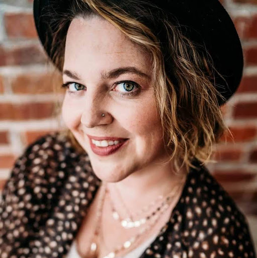 Cassandra Dickerson Photo 17