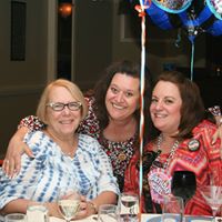 Christine Holmes Photo 19