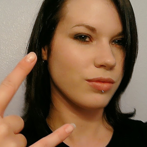 Eleanore Bell Photo 8