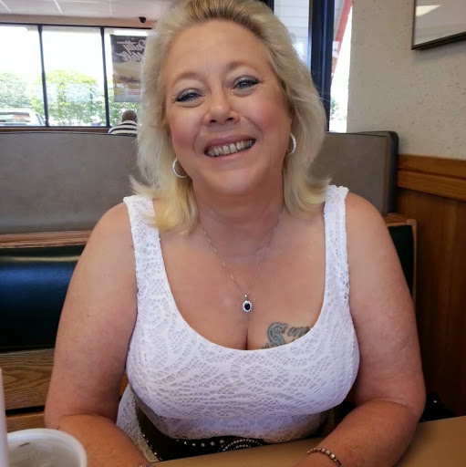 Christine Anderson Photo 54