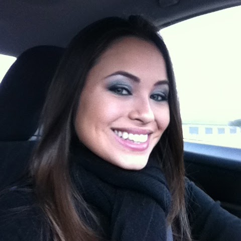 Candace Flores Photo 1