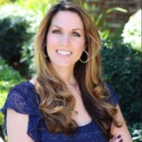Elizabeth Jensen Photo 44
