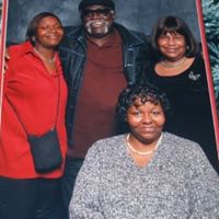 Lesa Lawrence Photo 4