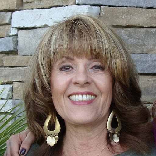 Diana Benson Photo 32
