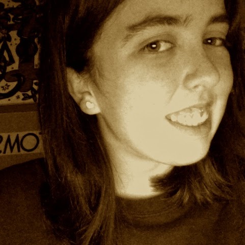 Amy Everett Photo 9