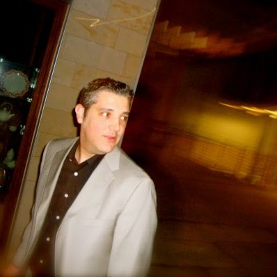 Victor Mena Photo 17