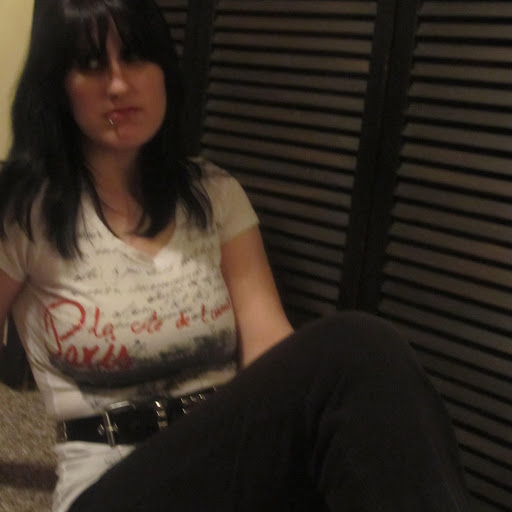 Heather Briggs Photo 30