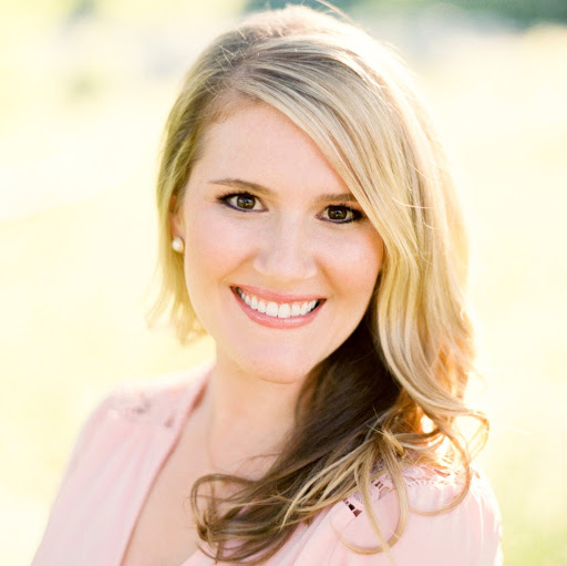 Kelly Rucker Photo 5