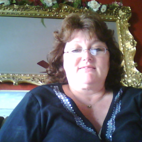 Alice Hughes Photo 35