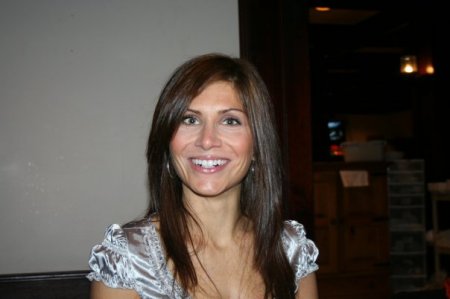 Kristin Hall Photo 14
