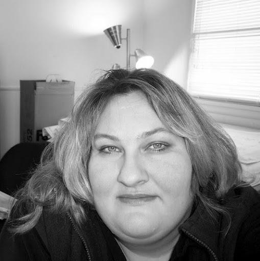 Lisa Howard Photo 43