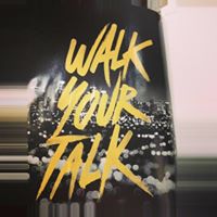 Kristine Devine Photo 11