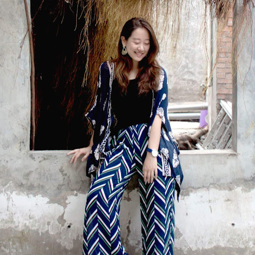 Joanne Lin Photo 30