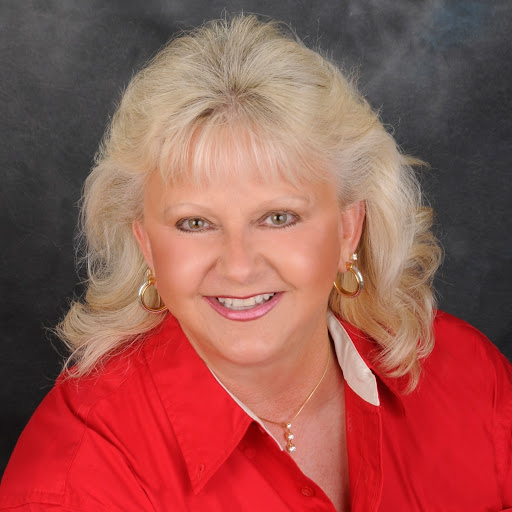 Suzanne Johns Photo 26