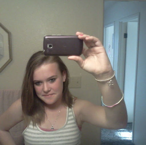 Samantha Gates Photo 7
