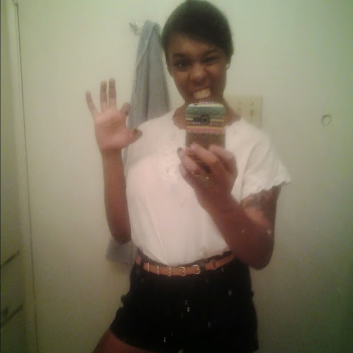 Victoria Simmons Photo 40