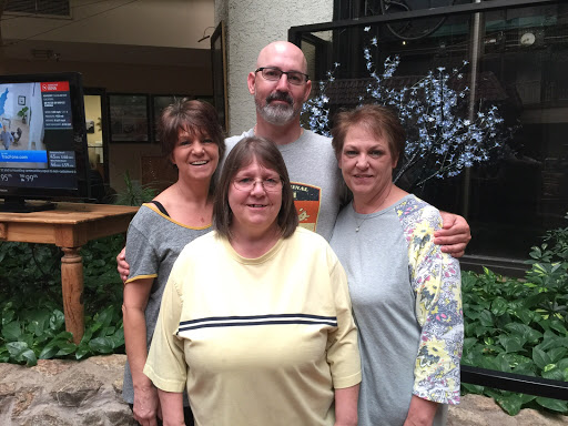 Betty Leonard Photo 13