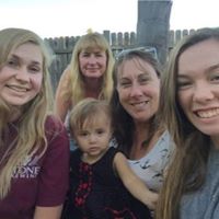 Suzanne Roach Photo 5