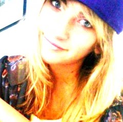 Julia French Photo 29