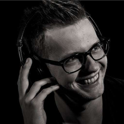 Kevin Daniels Photo 25