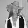 Laurie Benson Photo 12
