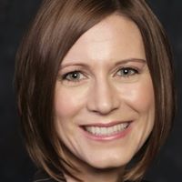 Elizabeth Barth Photo 25
