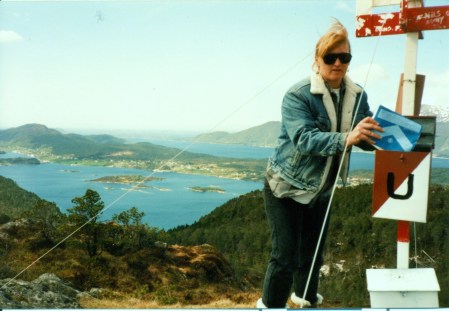 Lynn Stevens Photo 19