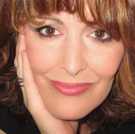 Danielle Long Photo 12
