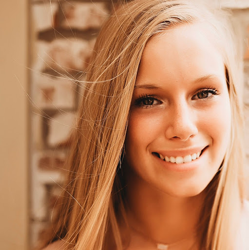Gabby Hamilton Photo 2