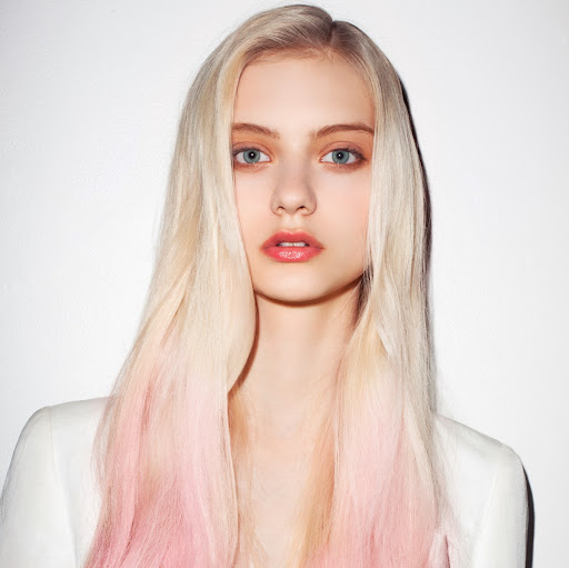 Katherine Bacon Photo 26