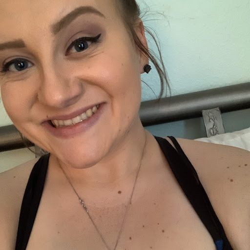Sarah Lewis Photo 24