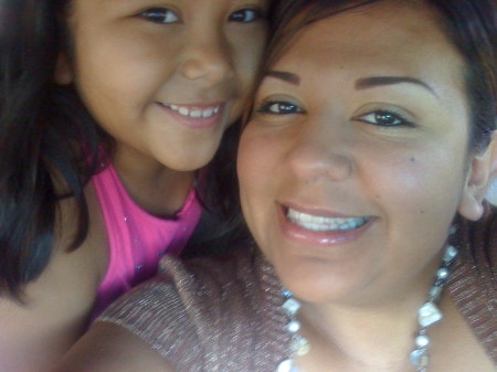 Jennifer Gonzalez Photo 38