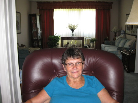 Betty Burns Photo 28