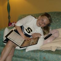 Julie Murphy Photo 20