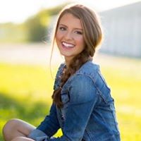 Julianne Reynolds Photo 20