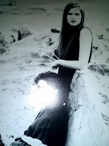 Julie Meadows Photo 28