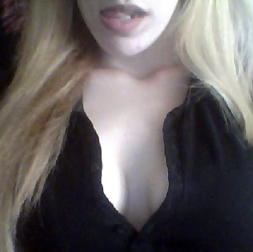 Annie Pierce Photo 10