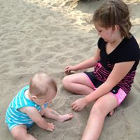 Kristen Lowe Photo 16