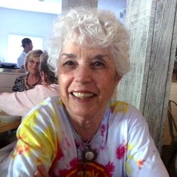 Julie Greenberg Photo 26