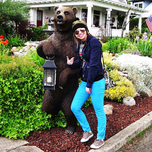 Stephanie Turner Photo 33