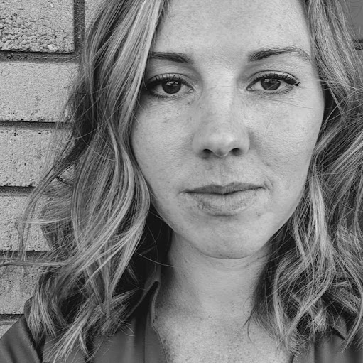 Victoria Hale Photo 39