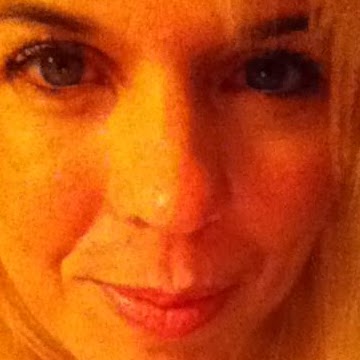 Elizabeth Shilling Photo 6